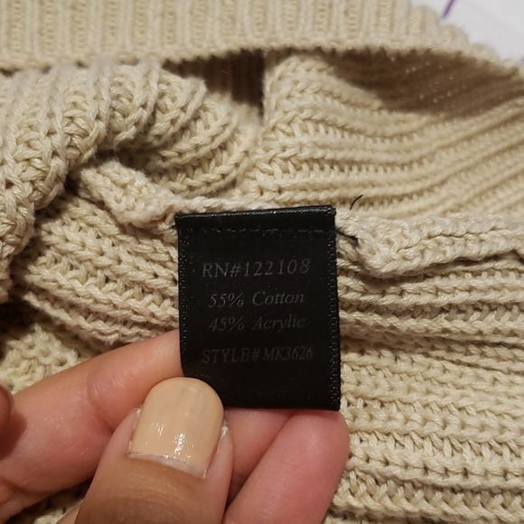 Textured Cream Top - Picture 15 of 16